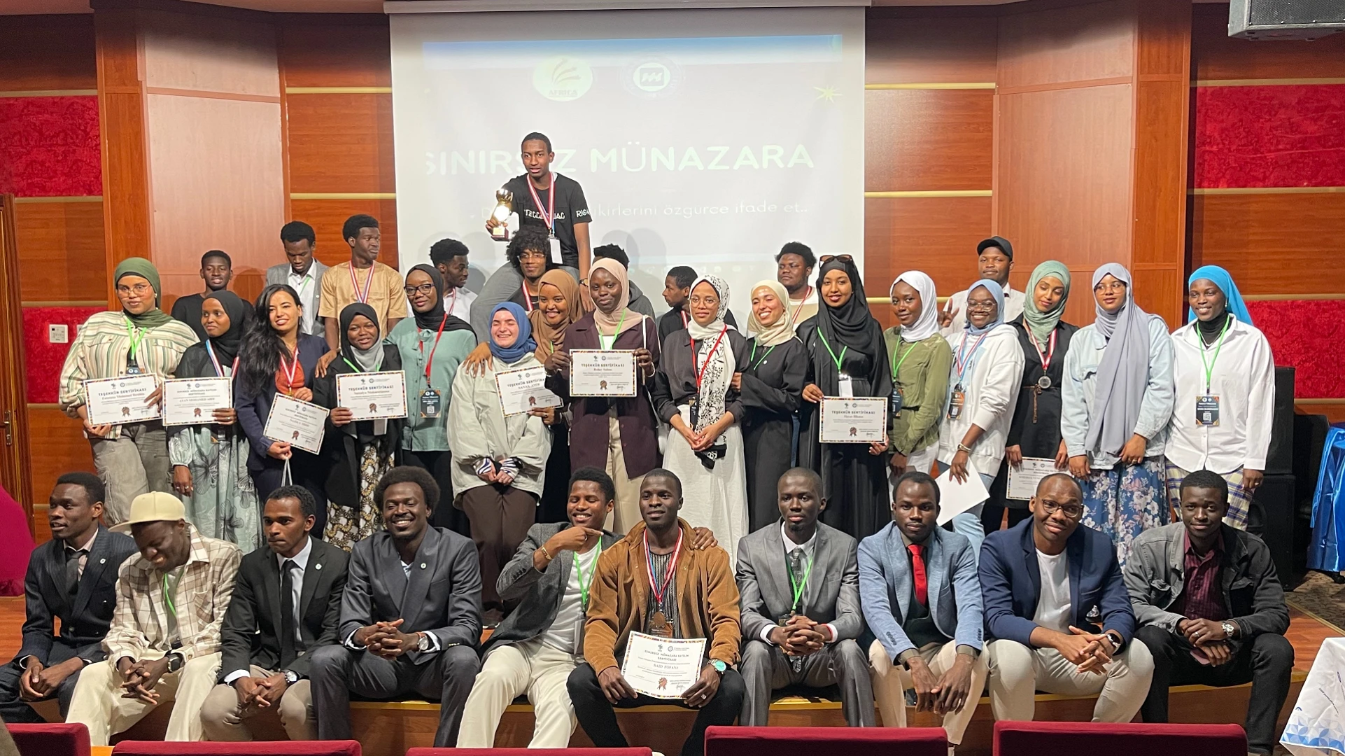 First Debate Without Borders: Express yourself without Limits